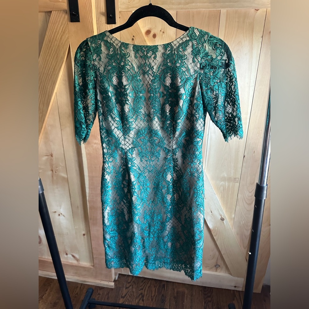 Eliza J Emerald Lace Short Sleeve Dress